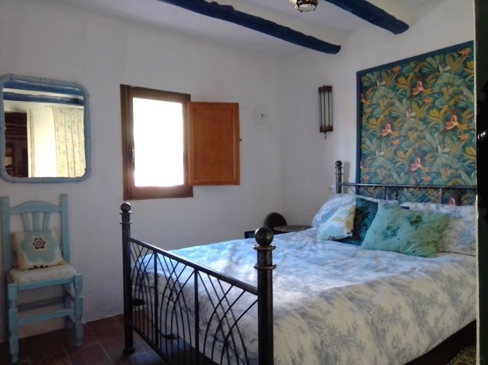 Image No.19-2 Bed Townhouse for sale