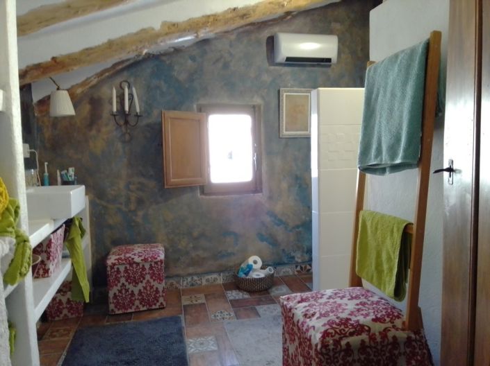 Image No.20-2 Bed Townhouse for sale