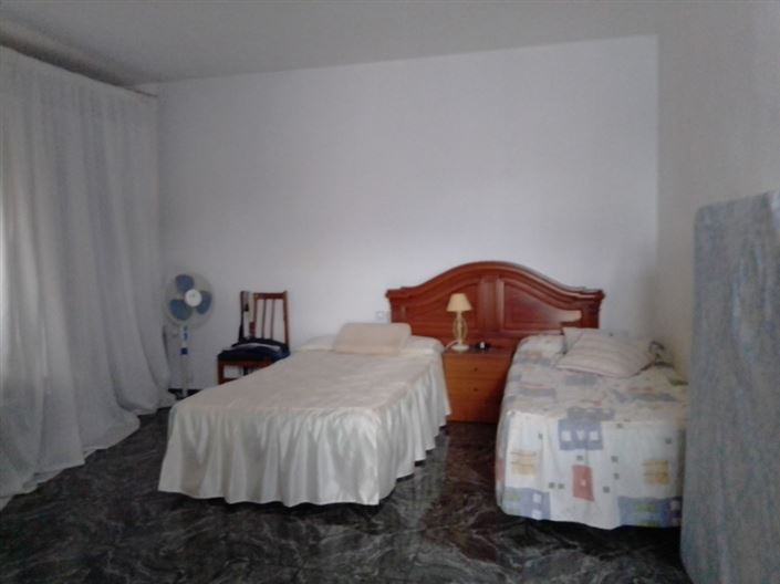 Image No.23-4 Bed Townhouse for sale