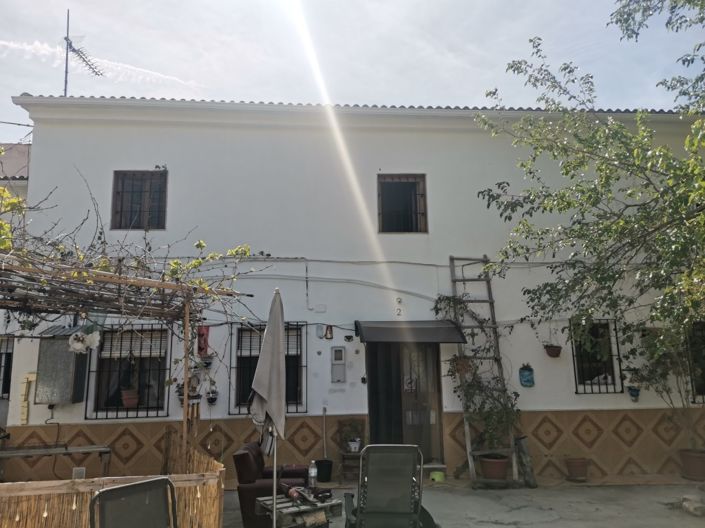 Image No.1-4 Bed Country House for sale