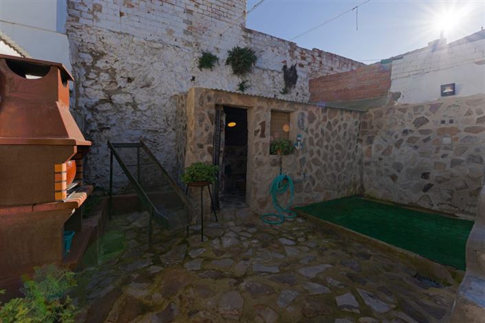 Image No.14-4 Bed Townhouse for sale