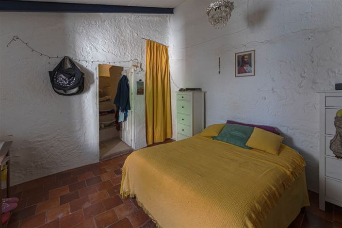 Image No.21-4 Bed Townhouse for sale