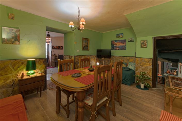 Image No.7-4 Bed Townhouse for sale