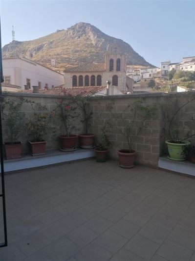 Image No.14-3 Bed Commercial for sale