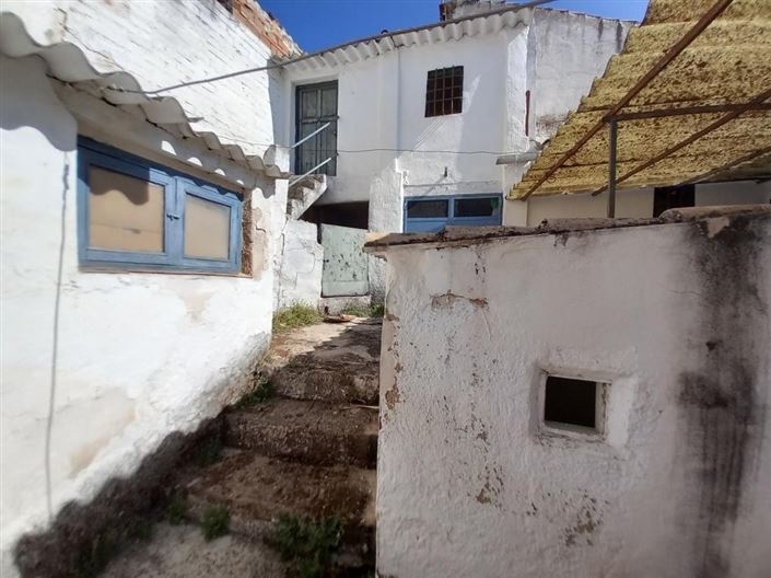 Image No.20-4 Bed Townhouse for sale