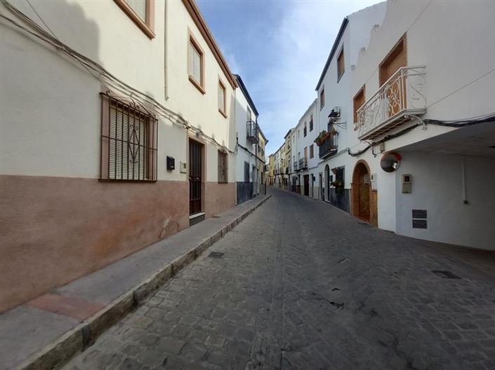 Image No.32-4 Bed Townhouse for sale