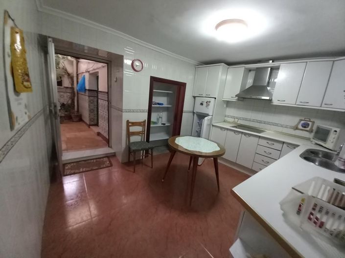 Image No.15-3 Bed Townhouse for sale