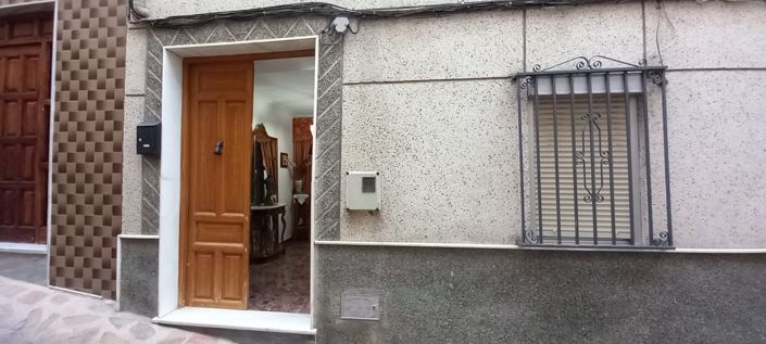 Image No.5-3 Bed Townhouse for sale