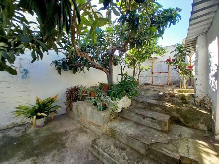 Image No.16-4 Bed Townhouse for sale