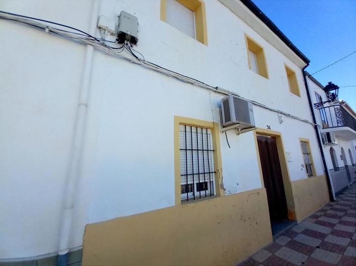 Image No.2-4 Bed Townhouse for sale