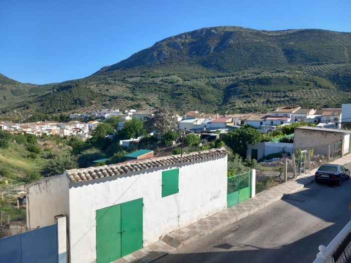 Image No.27-4 Bed Townhouse for sale