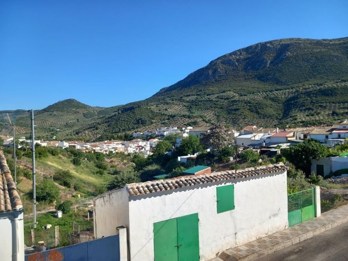 Image No.28-4 Bed Townhouse for sale