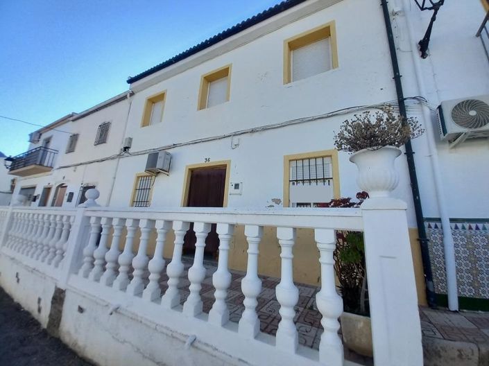 Image No.3-4 Bed Townhouse for sale