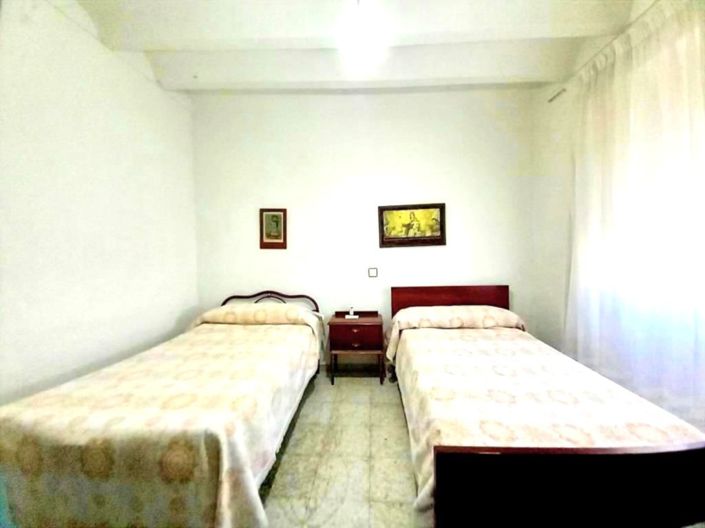 Image No.7-4 Bed Townhouse for sale