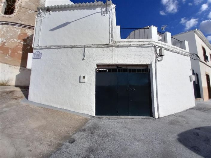 Image No.25-4 Bed Village House for sale