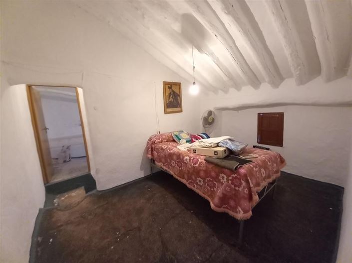 Image No.29-4 Bed Village House for sale