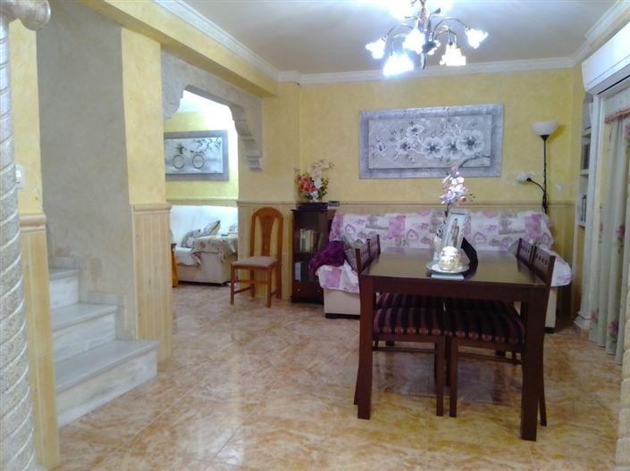 Image No.11-4 Bed Townhouse for sale