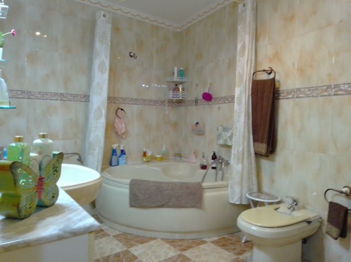 Image No.26-4 Bed Townhouse for sale