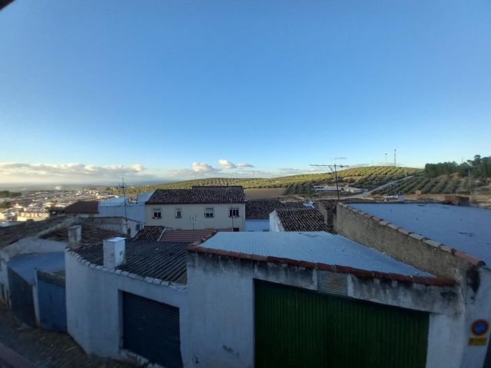 Image No.32-4 Bed Townhouse for sale