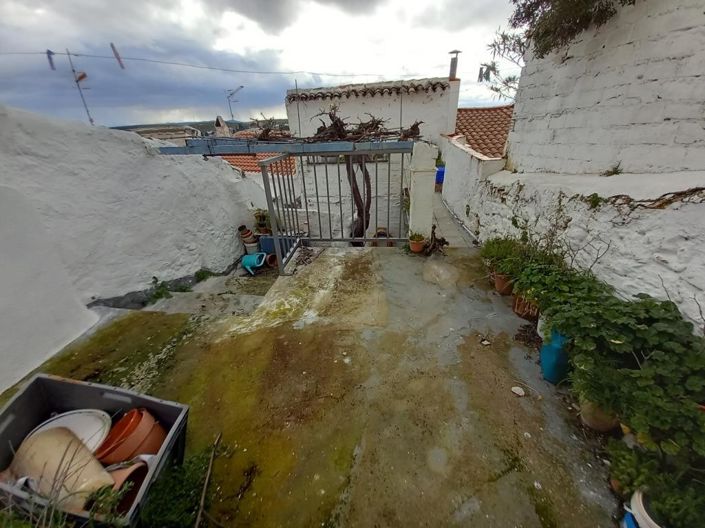 Image No.19-3 Bed Townhouse for sale