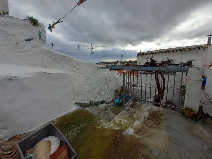 Image No.20-3 Bed Townhouse for sale