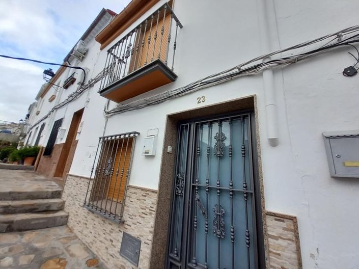 Image No.3-3 Bed Townhouse for sale