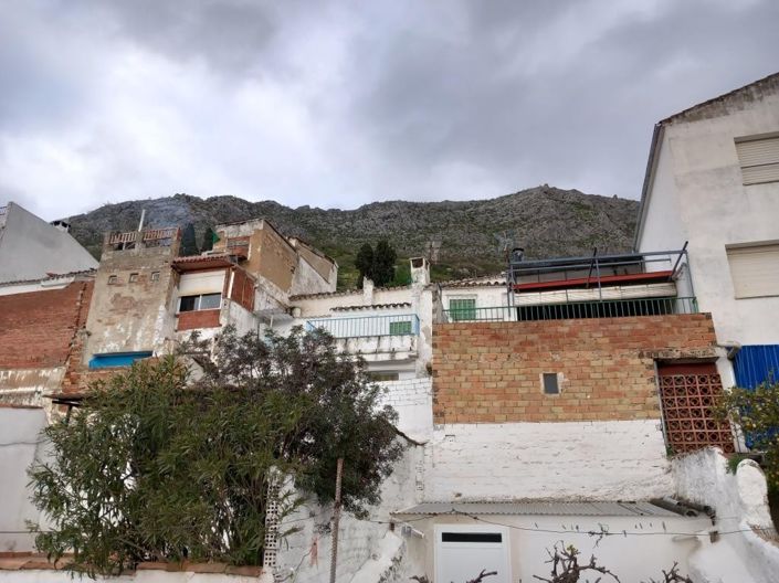 Image No.25-3 Bed Townhouse for sale