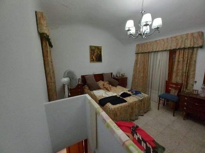 Image No.26-3 Bed Townhouse for sale