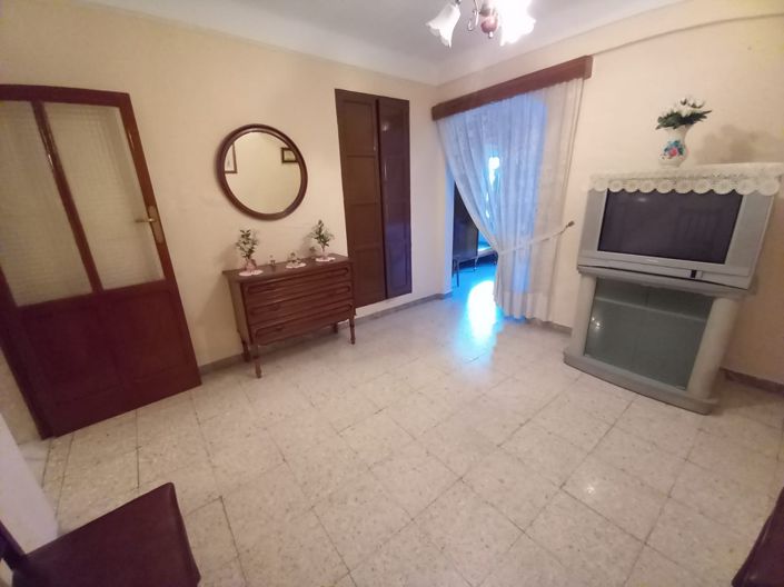 Image No.18-4 Bed Townhouse for sale