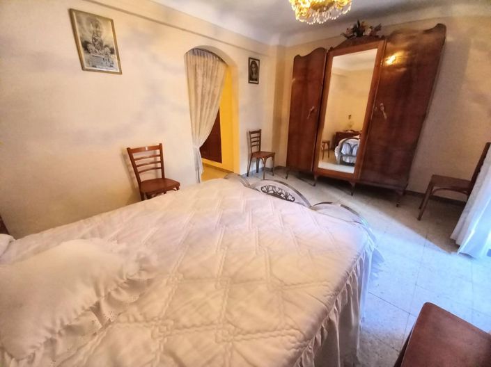 Image No.21-4 Bed Townhouse for sale