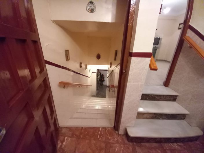 Image No.22-4 Bed Townhouse for sale