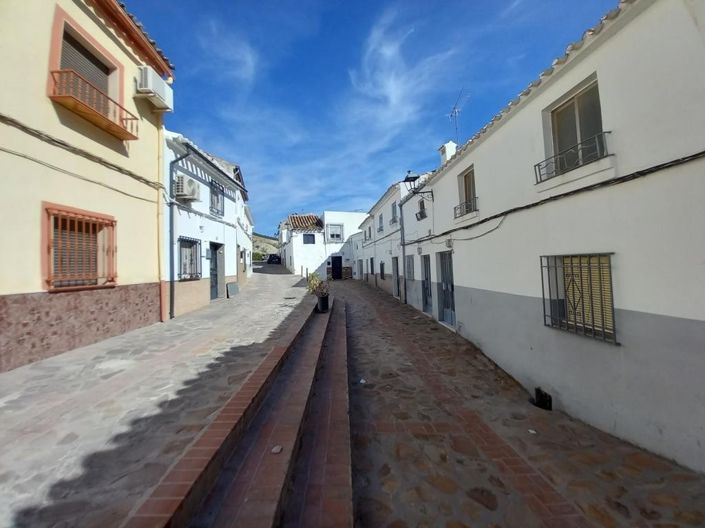 Image No.5-3 Bed Townhouse for sale