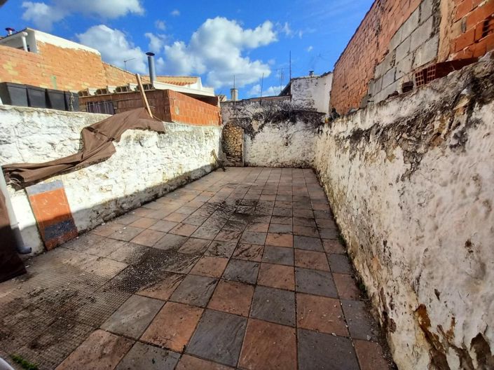 Image No.14-3 Bed Townhouse for sale