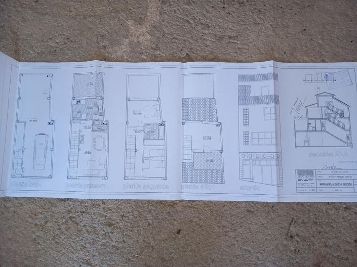 Image No.2-3 Bed Townhouse for sale