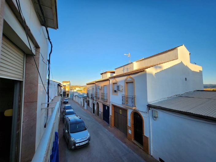 Image No.12-4 Bed Townhouse for sale