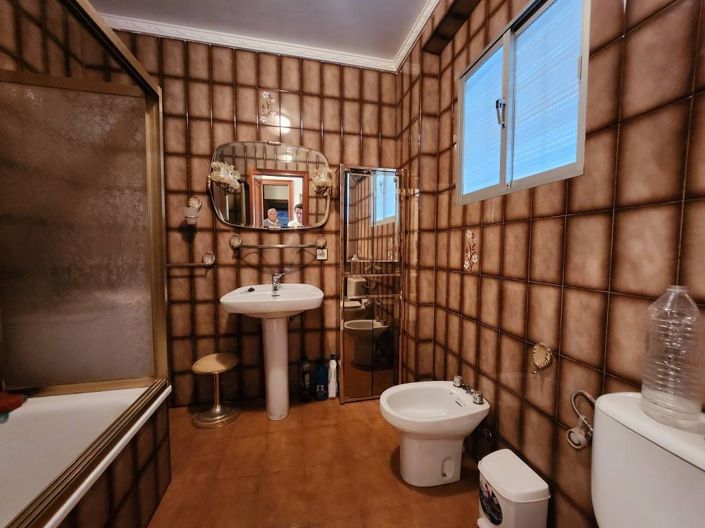 Image No.17-4 Bed Townhouse for sale