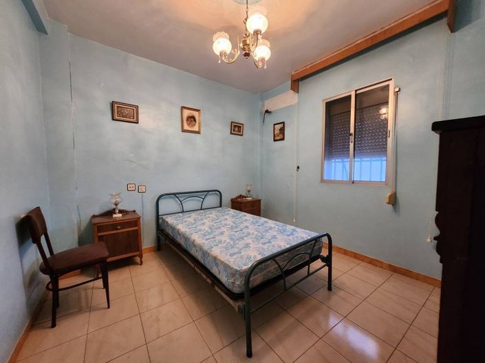 Image No.18-4 Bed Townhouse for sale