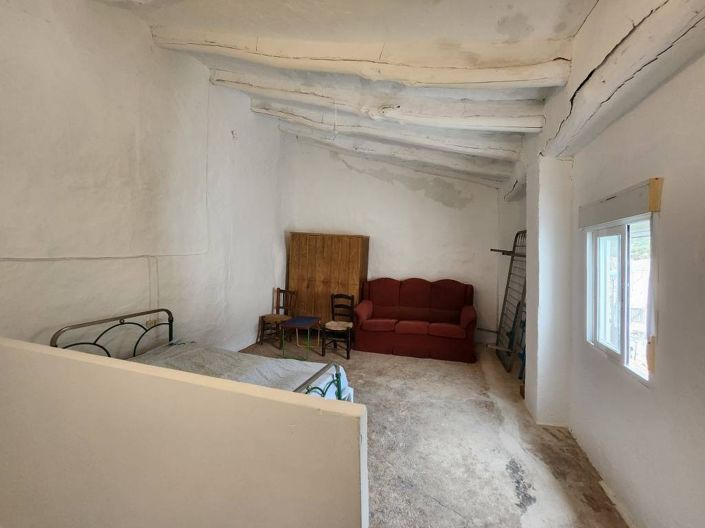 Image No.15-2 Bed Townhouse for sale