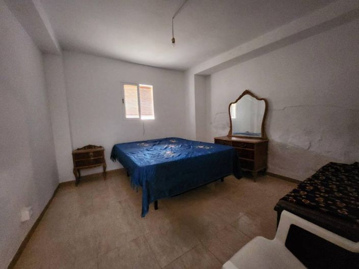 Image No.5-2 Bed Townhouse for sale