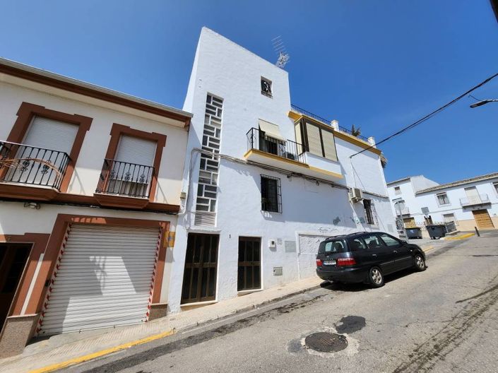 Image No.14-3 Bed Apartment for sale