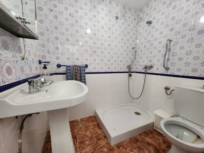 Image No.16-4 Bed Townhouse for sale