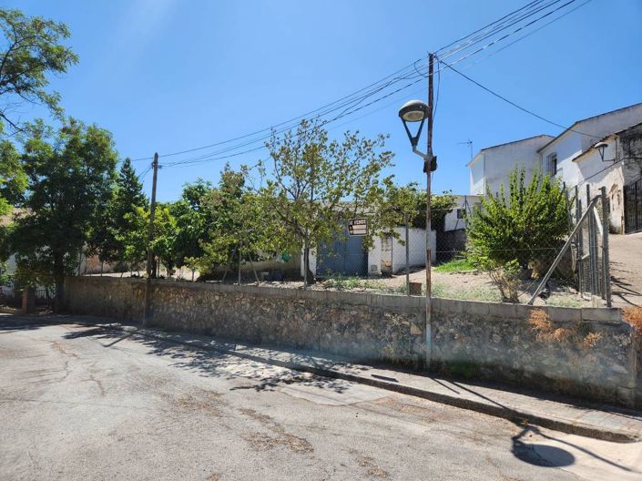 Image No.17-4 Bed Townhouse for sale