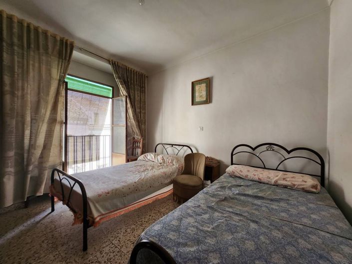 Image No.19-4 Bed Townhouse for sale