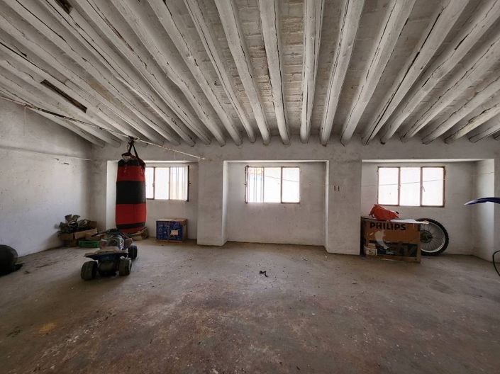 Image No.10-4 Bed Townhouse for sale