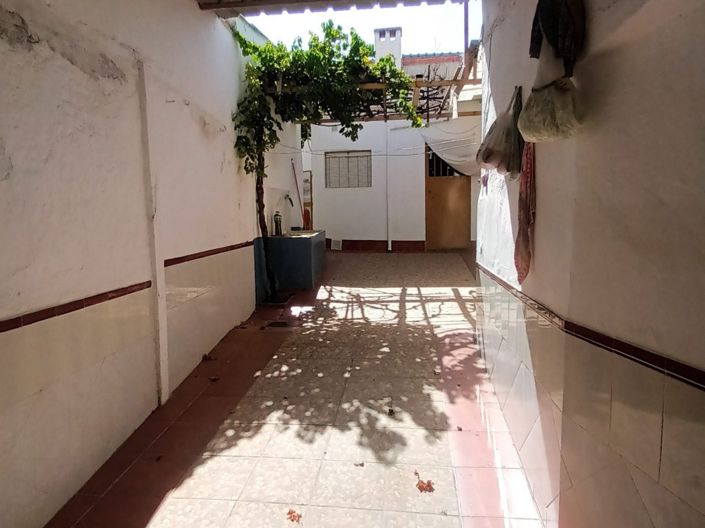 Image No.9-5 Bed Townhouse for sale