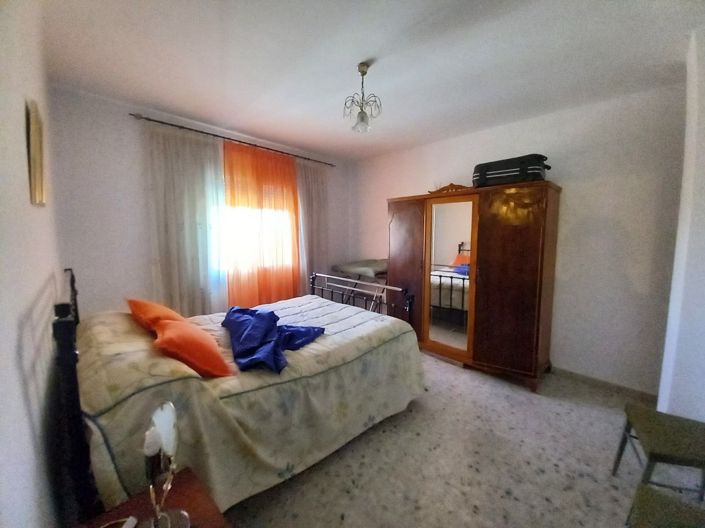 Image No.26-4 Bed Country House for sale