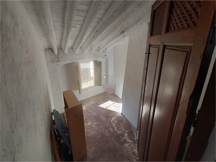 Image No.12-3 Bed Townhouse for sale