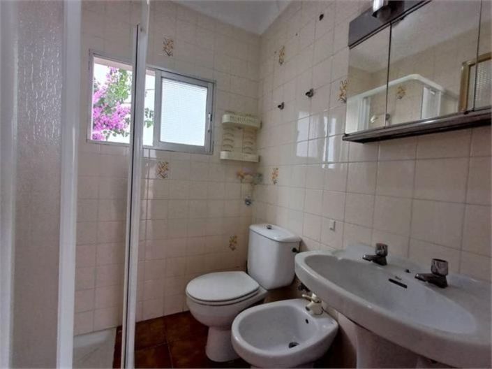 Image No.14-5 Bed Townhouse for sale