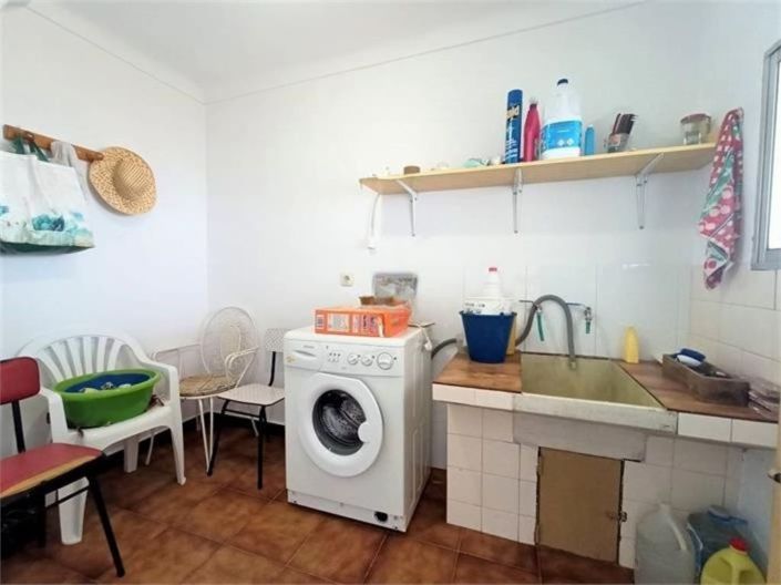 Image No.16-5 Bed Townhouse for sale