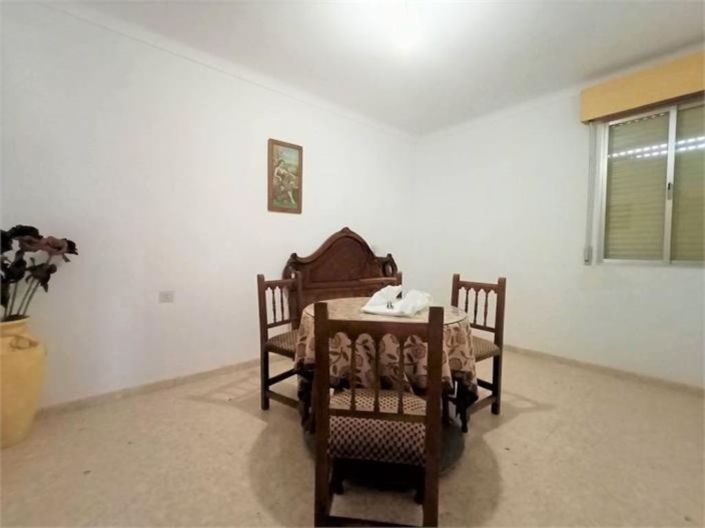 Image No.9-5 Bed Townhouse for sale